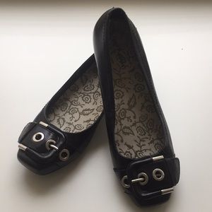 Hush Puppies - Black Leather w/ Buckle - Size 7.5